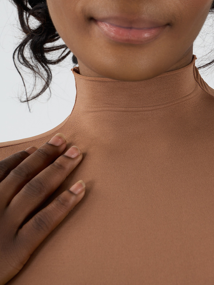 Women's Seamless Bodysuit Short and Long Sleeve Round Neck Off-Shoulder Slim Fit Design